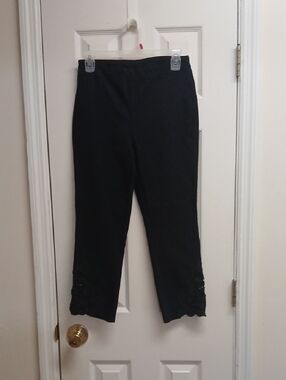 INC International Concepts Black Lace Hem Pull On Capri Pants Eyelet Ankle 6